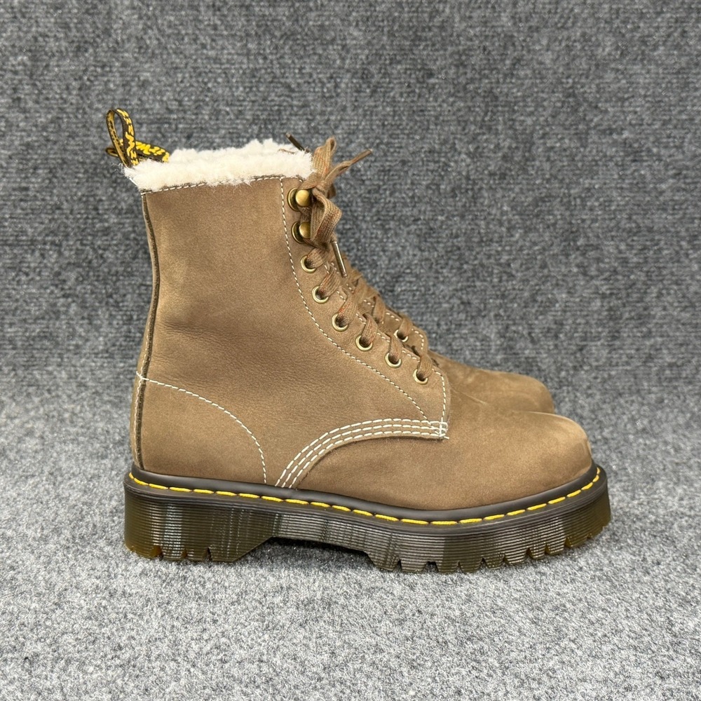 Dr. Martens 1460 Boots Women's 7 Brown Leather Fur Lined Combat Moto 8 Eye Lace‎
